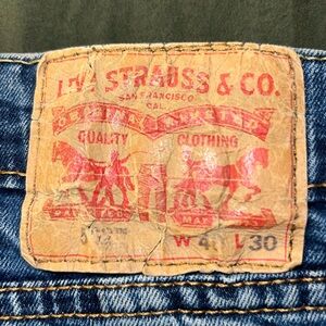 Men’s Levi’s 502 jeans